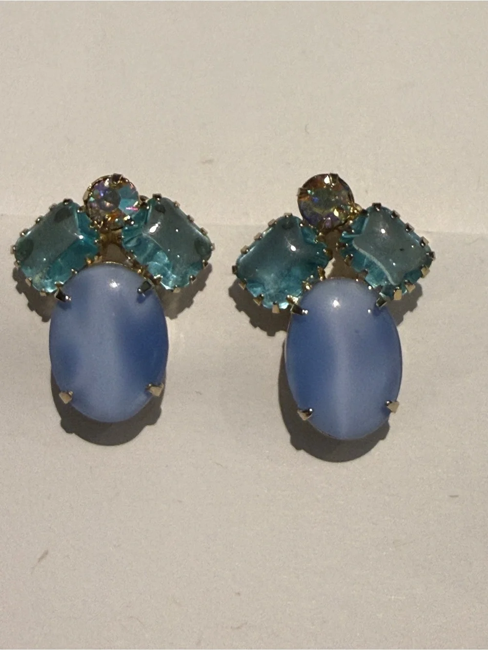 Vintage 1960s Blue Moonglow Glass Rhinestone Brooch Earrings Set Demi Parure